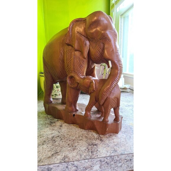 Vintage 1970s Hand Carved Elephant mother and calf - Picture 8 of 12